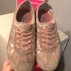 Skechers shoes